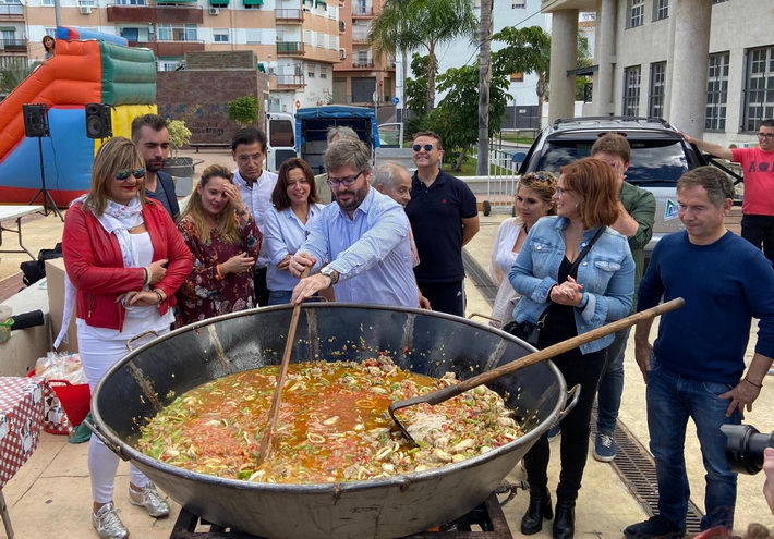 Fran Hervías asiste a la Fiesta de las Familias celebrada hoy en Motril, junto a numerosos miembros de la candidatura y decenas de afiliados y simpatizantes.